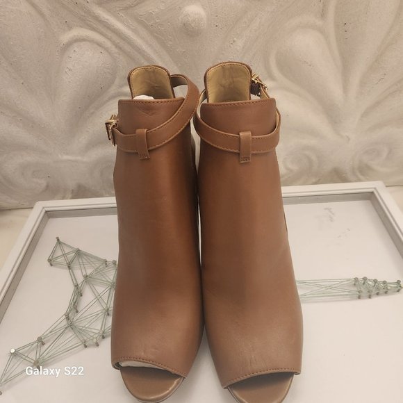 Michael Kors Heels Leather Open/Peek toe Toed Booties. NWT. Various - Picture 5 of 12